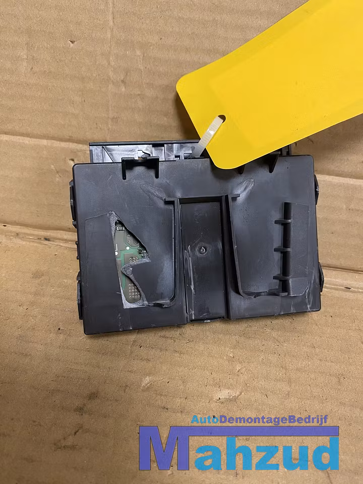 Koop Kachel | Airco | Climate control bediening bij Autodemontagebedrijf Mahzud