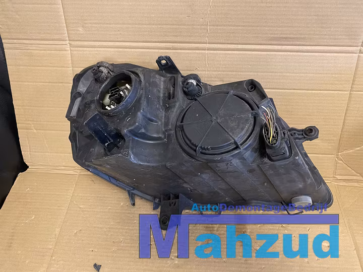 Koop Koplamp | Enkel bij Autodemontagebedrijf Mahzud