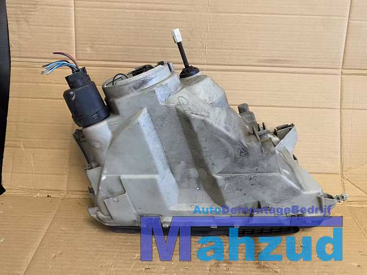 Koop Koplamp | Enkel bij Autodemontagebedrijf Mahzud