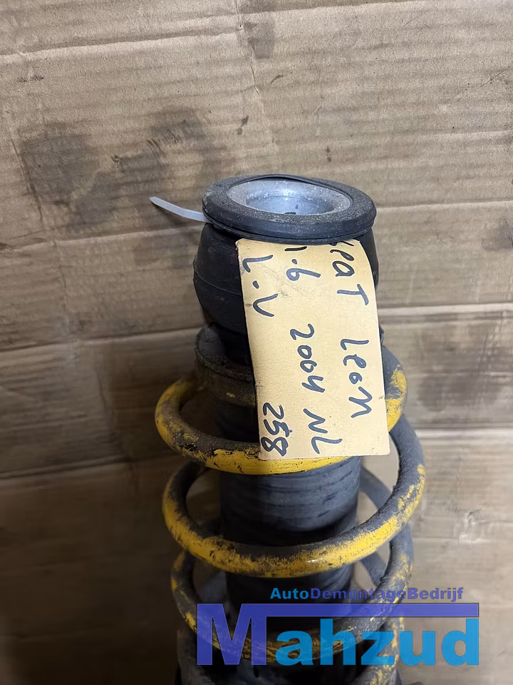 Koop Veerpoot compleet | Enkel bij Autodemontagebedrijf Mahzud