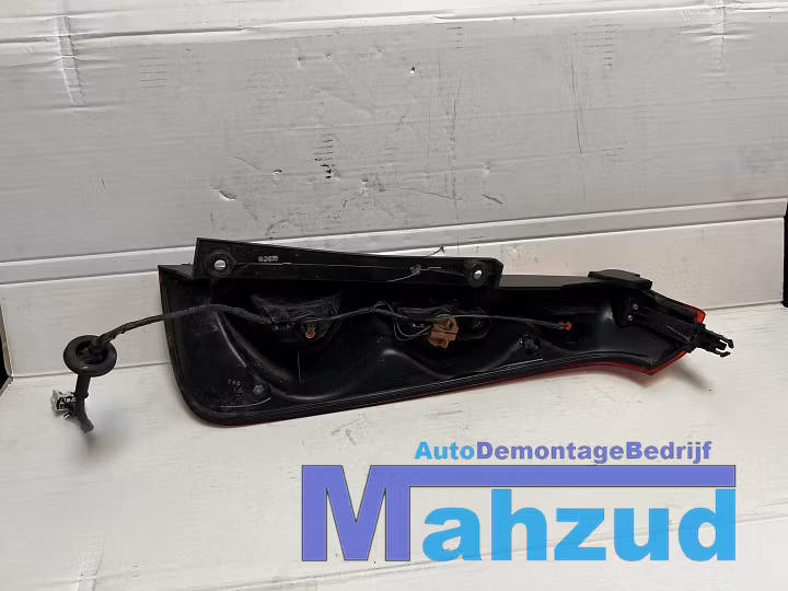 Koop Achterlicht | Enkel bij Autodemontagebedrijf Mahzud