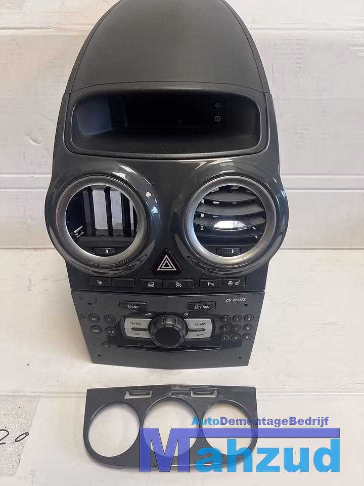 Koop Middenconsole bij Autodemontagebedrijf Mahzud