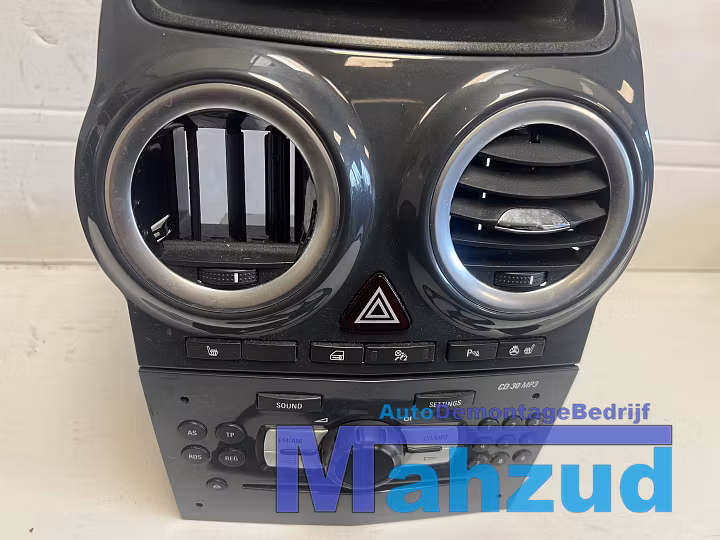 Koop Middenconsole bij Autodemontagebedrijf Mahzud