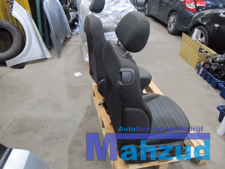 Koop Compleet interieur bij Autodemontagebedrijf Mahzud