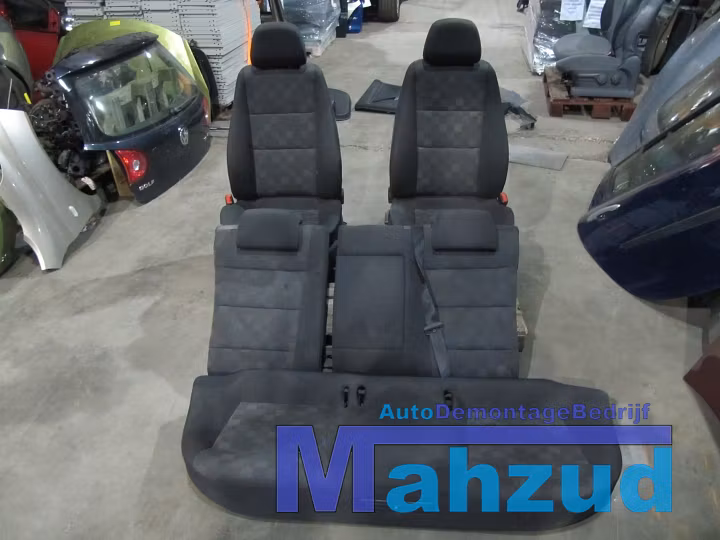 Koop Compleet interieur bij Autodemontagebedrijf Mahzud