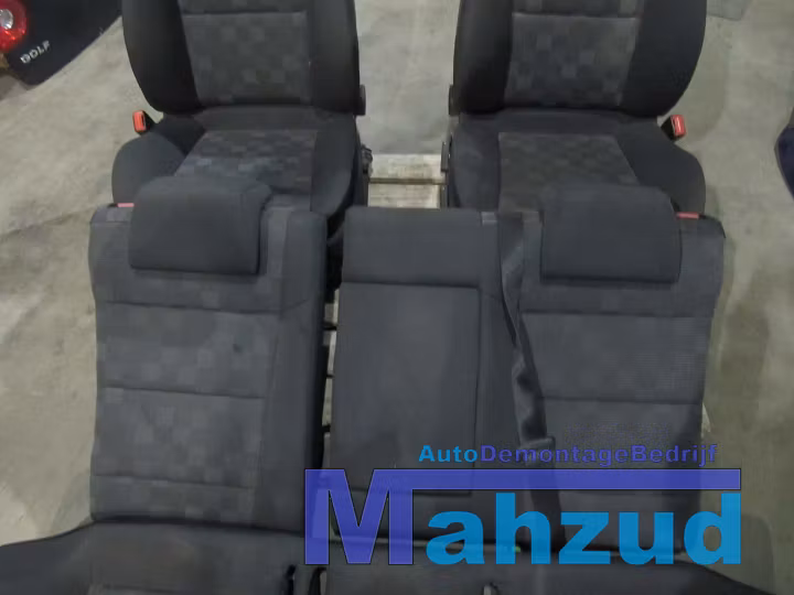 Koop Compleet interieur bij Autodemontagebedrijf Mahzud