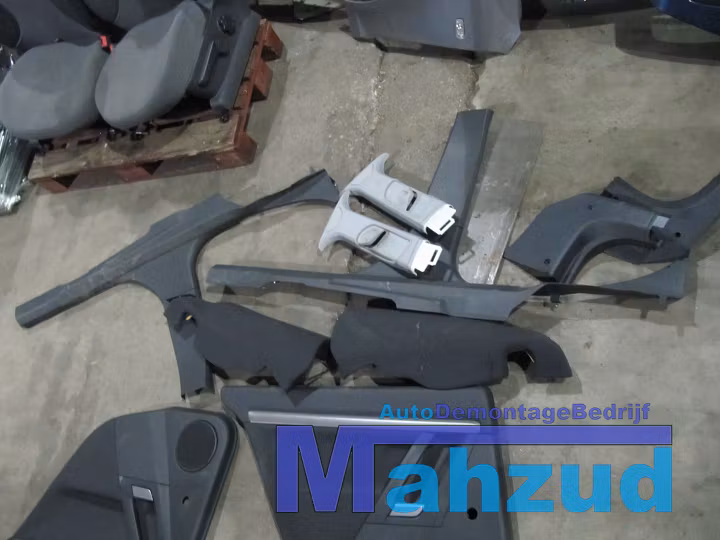 Koop Compleet interieur bij Autodemontagebedrijf Mahzud