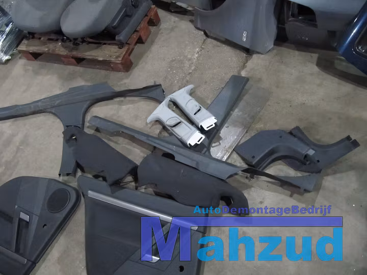 Koop Compleet interieur bij Autodemontagebedrijf Mahzud
