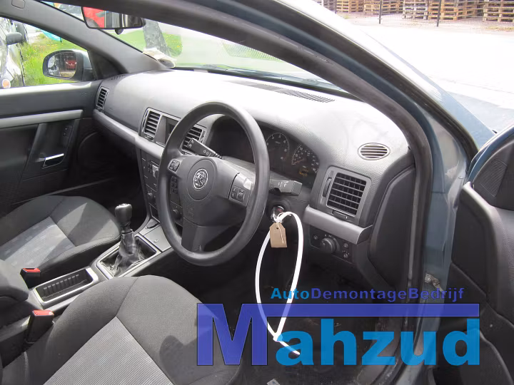 Koop Compleet interieur bij Autodemontagebedrijf Mahzud