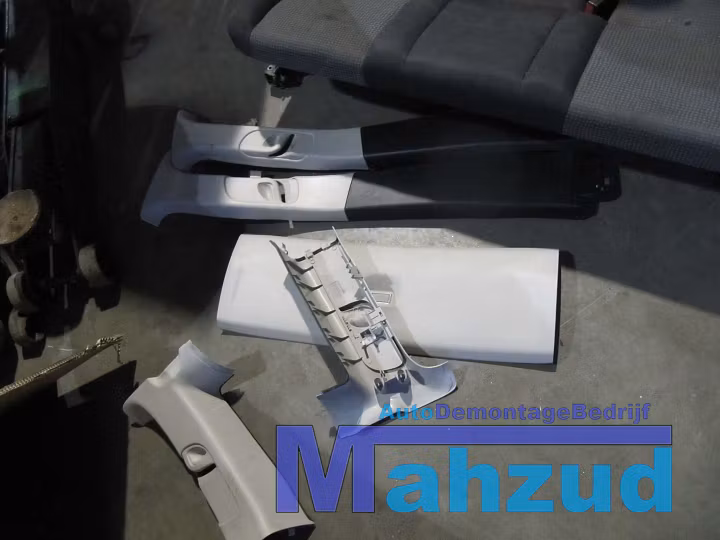 Koop Compleet interieur bij Autodemontagebedrijf Mahzud