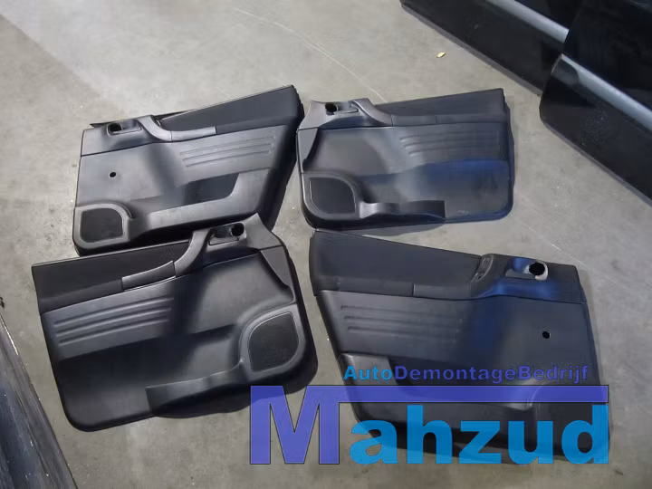 Koop Compleet interieur bij Autodemontagebedrijf Mahzud