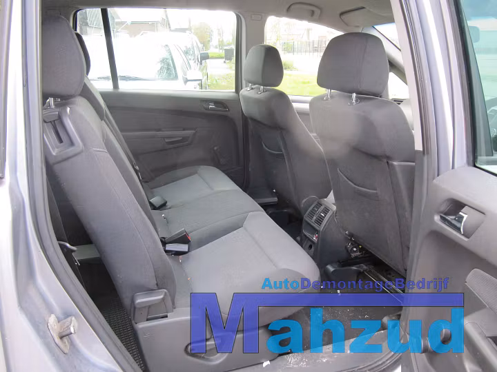 Koop Compleet interieur bij Autodemontagebedrijf Mahzud