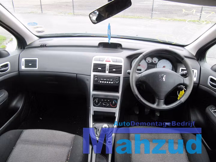 Koop Compleet interieur bij Autodemontagebedrijf Mahzud