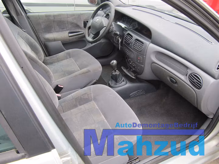 Koop Compleet interieur bij Autodemontagebedrijf Mahzud