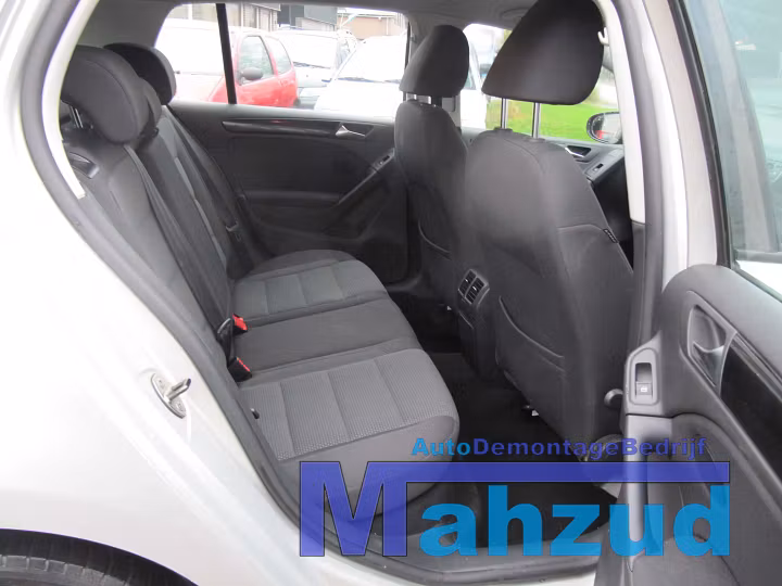 Koop Compleet interieur bij Autodemontagebedrijf Mahzud