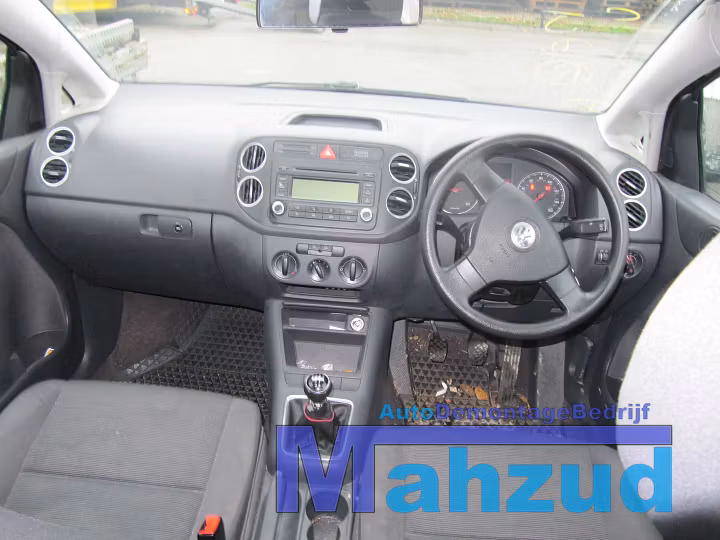 Koop Compleet interieur bij Autodemontagebedrijf Mahzud