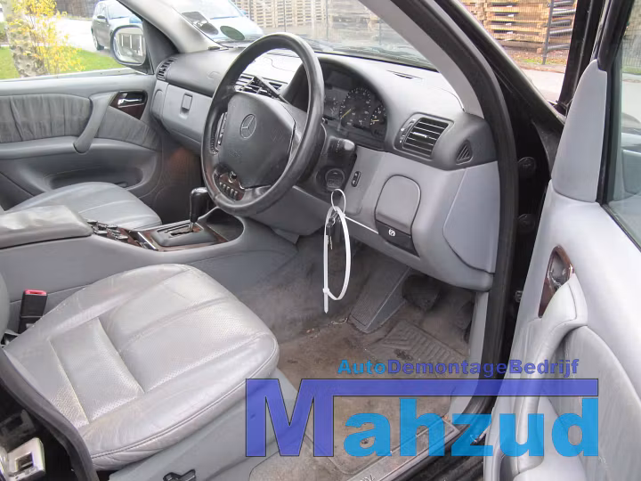 Koop Compleet interieur bij Autodemontagebedrijf Mahzud