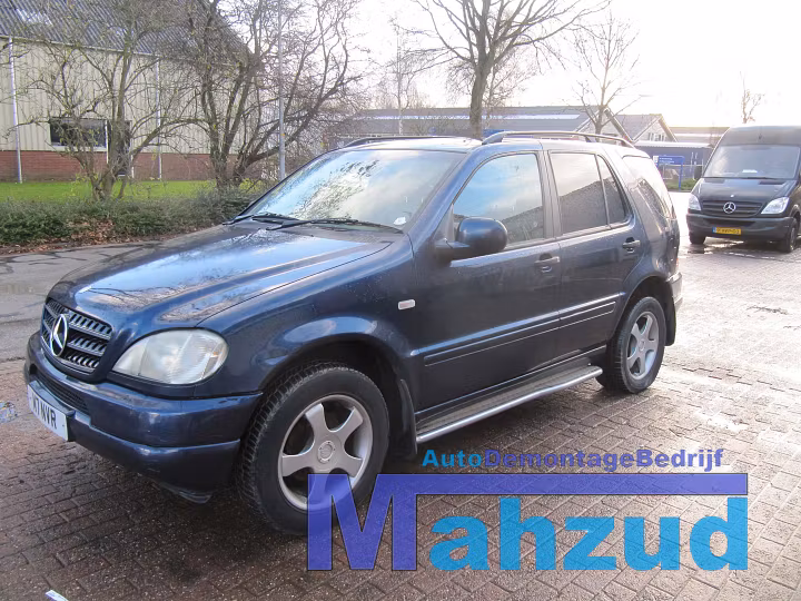 MERCEDES ML W163 GRIJS BLAUW INTERIEUR LEER LEDER image 1