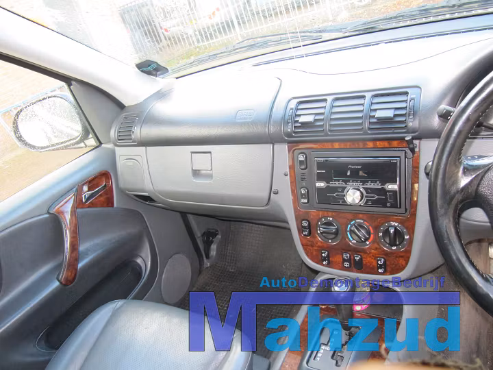 Koop Compleet interieur bij Autodemontagebedrijf Mahzud