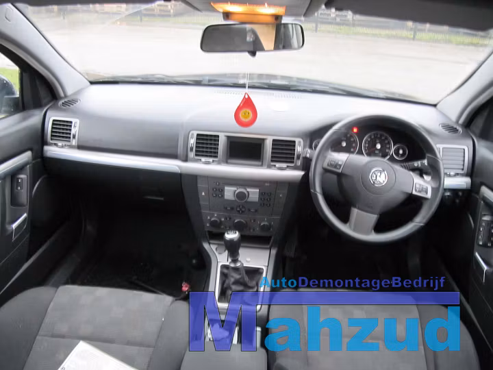 Koop Compleet interieur bij Autodemontagebedrijf Mahzud