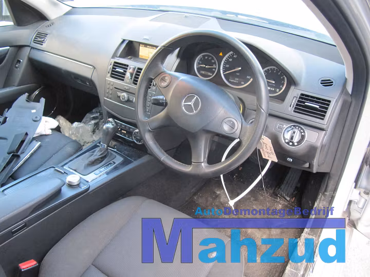 Koop Compleet interieur bij Autodemontagebedrijf Mahzud