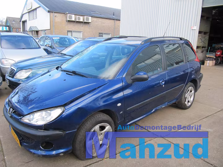 Koop Compleet interieur bij Autodemontagebedrijf Mahzud