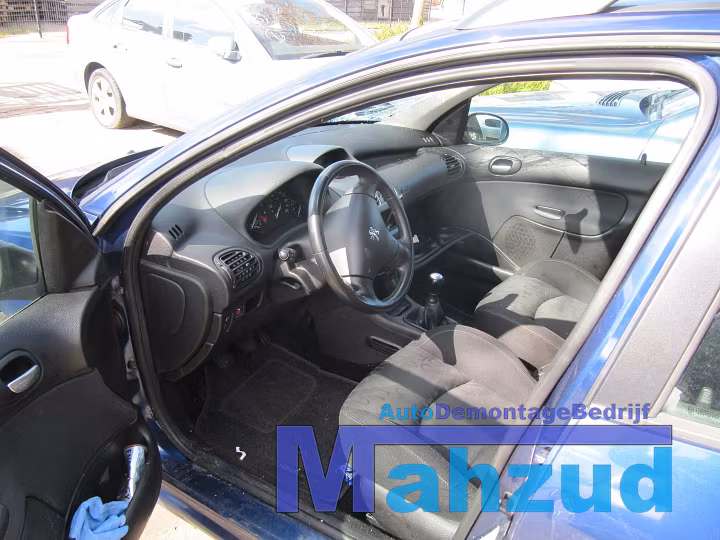 Koop Compleet interieur bij Autodemontagebedrijf Mahzud