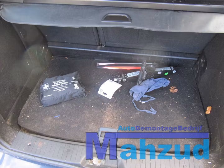 Koop Compleet interieur bij Autodemontagebedrijf Mahzud