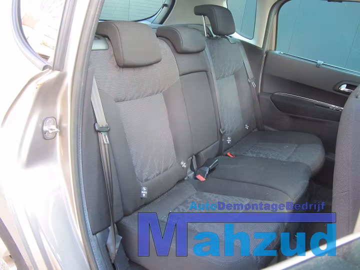 Koop Compleet interieur bij Autodemontagebedrijf Mahzud