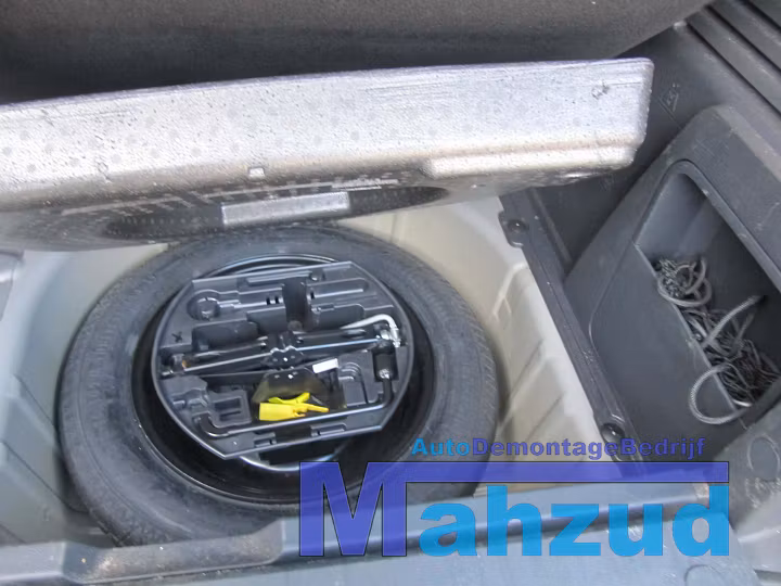 Koop Compleet interieur bij Autodemontagebedrijf Mahzud