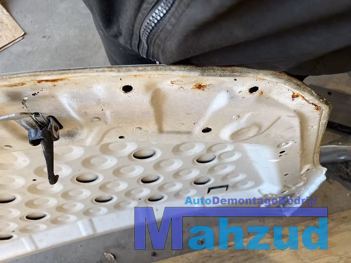Koop Motorkap bij Autodemontagebedrijf Mahzud