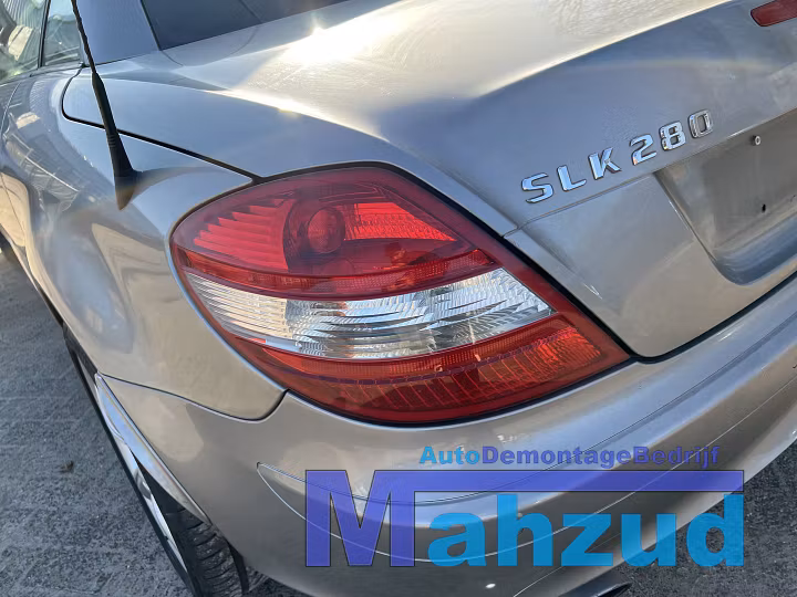 Koop Achterlicht | Enkel bij Autodemontagebedrijf Mahzud