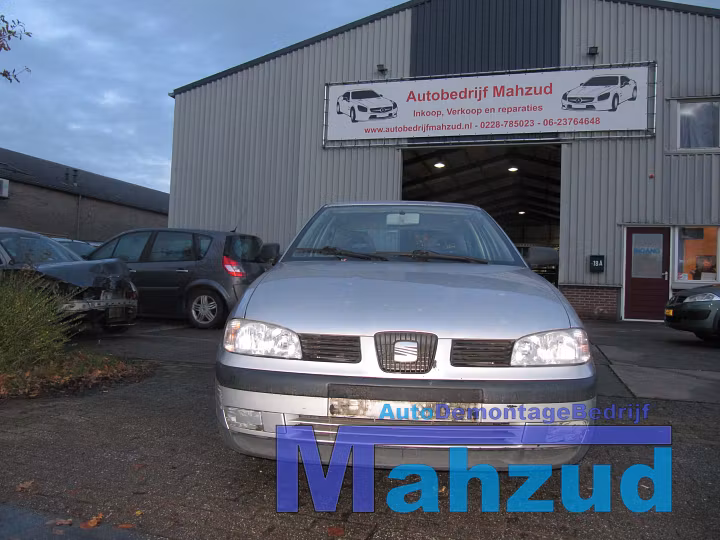 SEAT IBIZA 2 6K1 1.4 16V Versnellingsbak 5 bak handbak image 1