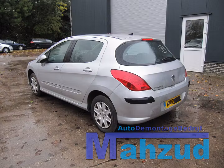 Koop Kofferdeksel | Kofferklep bij Autodemontagebedrijf Mahzud