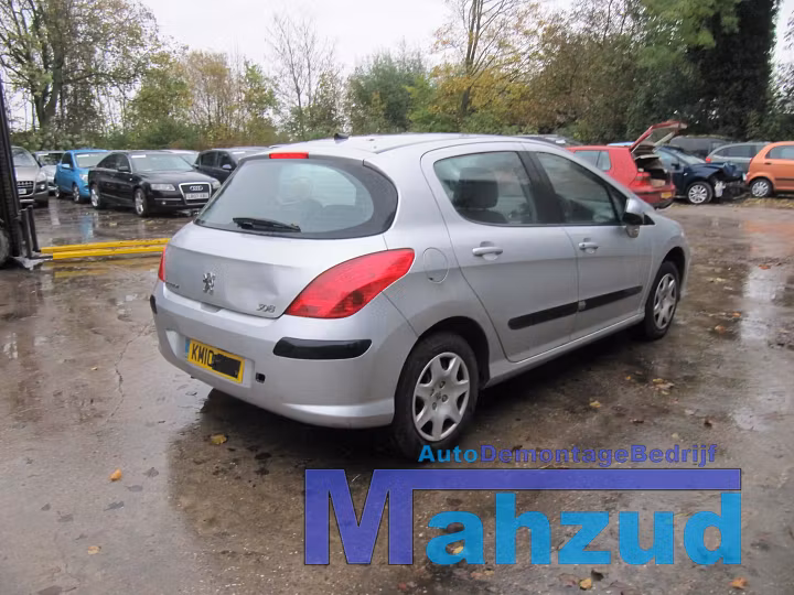 Koop Kofferdeksel | Kofferklep bij Autodemontagebedrijf Mahzud