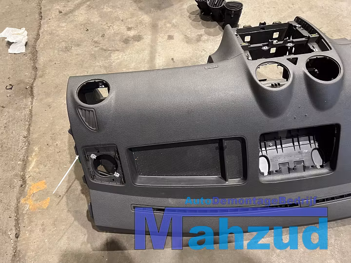 Koop Dashboard | Behuizing bij Autodemontagebedrijf Mahzud
