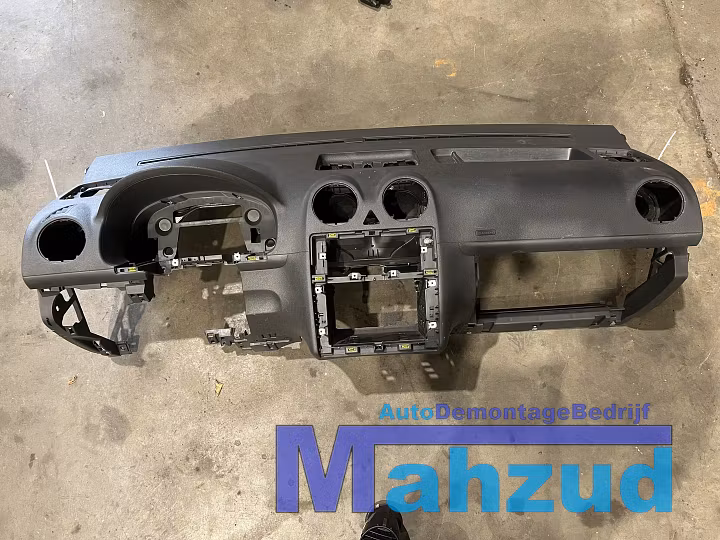 Koop Dashboard | Behuizing bij Autodemontagebedrijf Mahzud