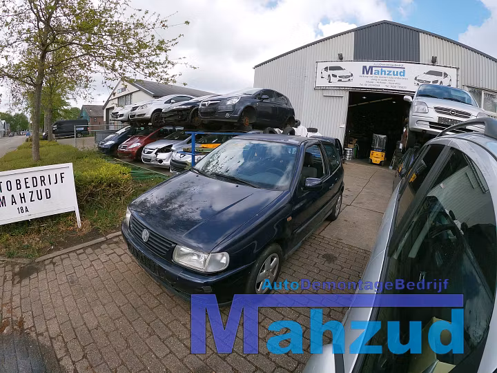 POLO 6N LC5H linker rechter zijscherm modderkuip blauw image 1