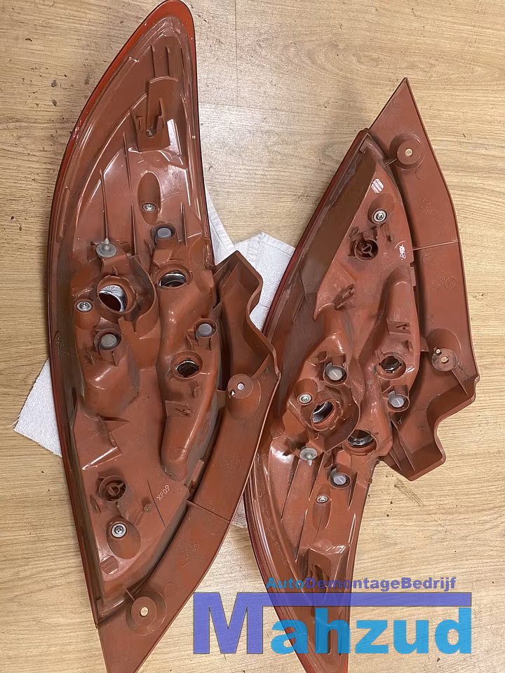 Koop Achterlicht | Links en Rechts bij Autodemontagebedrijf Mahzud