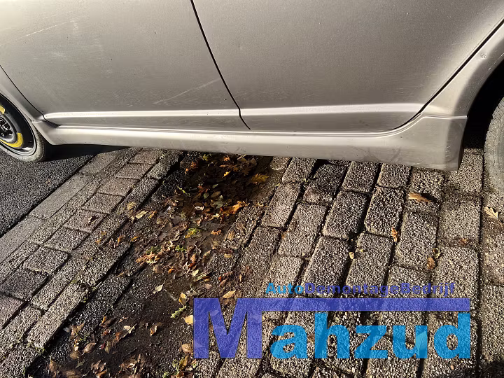 TOYOTA YARIS P1 Grijs links zijskirt 1999-2004 image 1