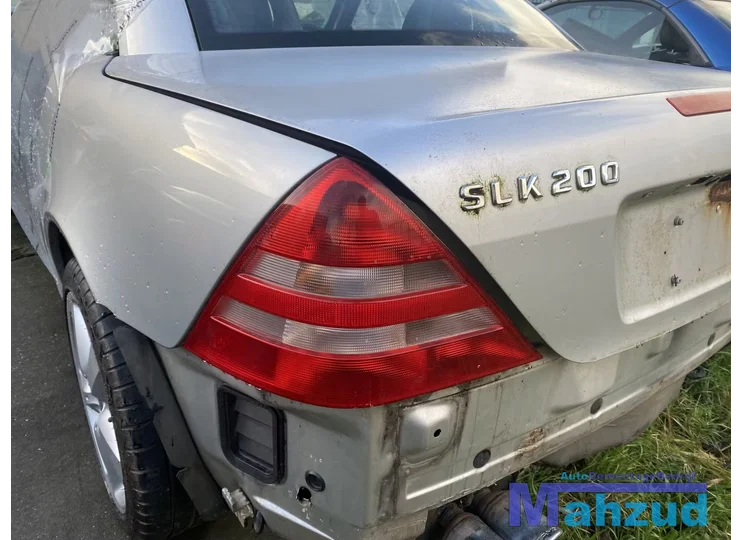 Koop Achterlicht | Enkel bij Autodemontagebedrijf Mahzud