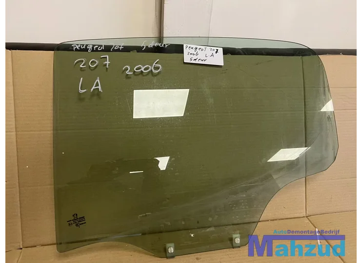 Koop Zij-ruit | Enkel bij Autodemontagebedrijf Mahzud