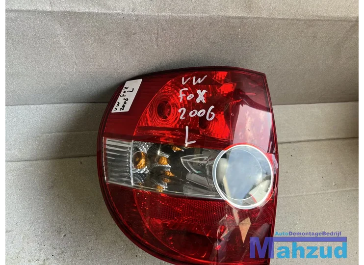 Koop Achterlicht | Enkel bij Autodemontagebedrijf Mahzud