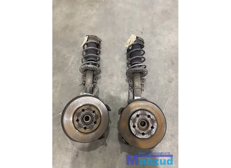 Koop Veerpoot compleet | Links en Rechts bij Autodemontagebedrijf Mahzud