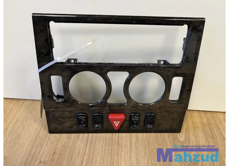 Koop Middenconsole bij Autodemontagebedrijf Mahzud