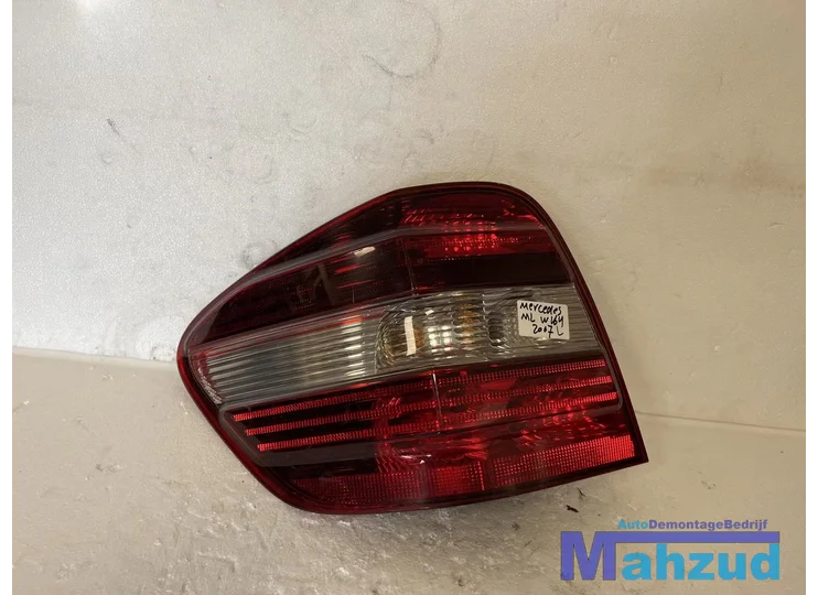 Koop Achterlicht | Enkel bij Autodemontagebedrijf Mahzud