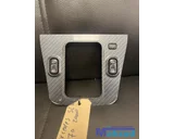 Koop Middenconsole bij Autodemontagebedrijf Mahzud