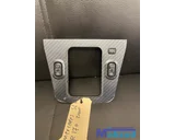 Koop Middenconsole bij Autodemontagebedrijf Mahzud