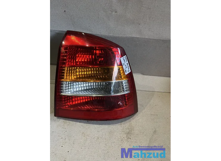 Koop Achterlicht | Enkel bij Autodemontagebedrijf Mahzud