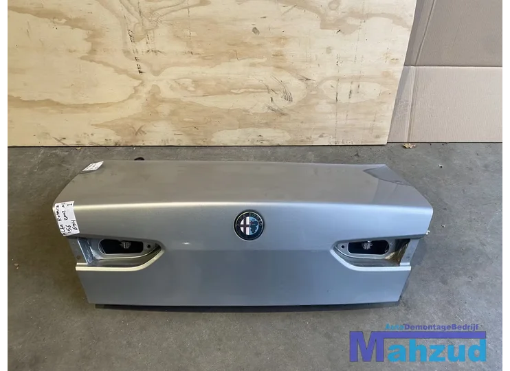 Koop Achterklep | Achterdeur bij Autodemontagebedrijf Mahzud